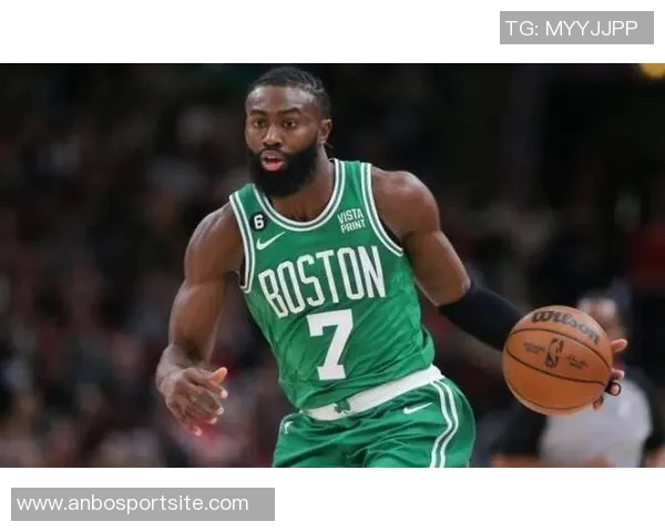 戈贝尔赛后与杰伦布朗畅谈发型大光头小白意外加入讨论 戈贝尔赛后与杰伦布朗畅谈发型大光头小白意外加入讨论