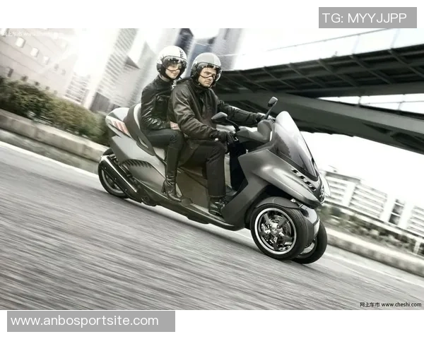 卢卡为队友Pedal送上全轮驱动S系列双电机车最高时速可达36英里