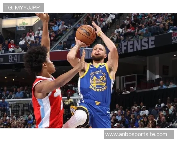 科尔盛赞巴特勒为顶级单打球员我们将围绕他与库里打造球队核心 科尔盛赞巴特勒为顶级单打球员我们将围绕他与库里打造球队核心