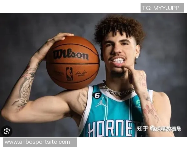 拉梅洛鲍尔上半场表现出色10投6中三分球命中率高达50贡献17分4篮板2助攻4抢断 拉梅洛鲍尔上半场表现出色10投6中三分球命中率高达50贡献17分4篮板2助攻4抢断