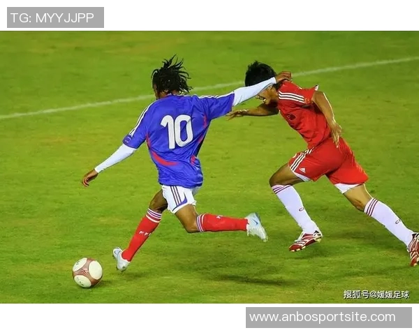 阿什拉夫满怀喜悦为球队贡献双球表现出色满意度高